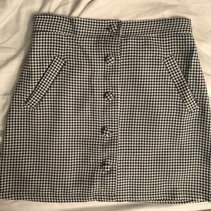 60’s style houndstooth mini skirt.